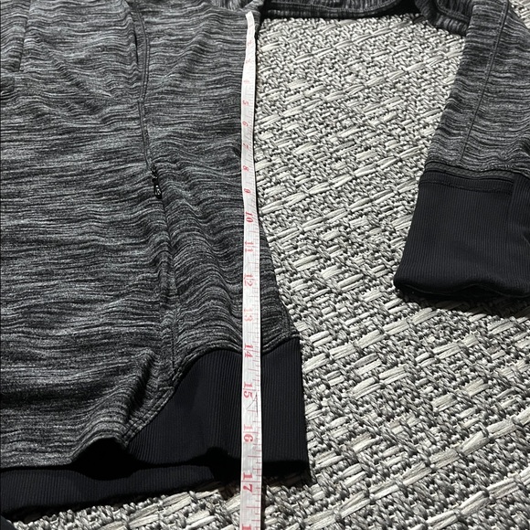 Lululemon | Quarter Zip Sweater - Picture 13 of 16